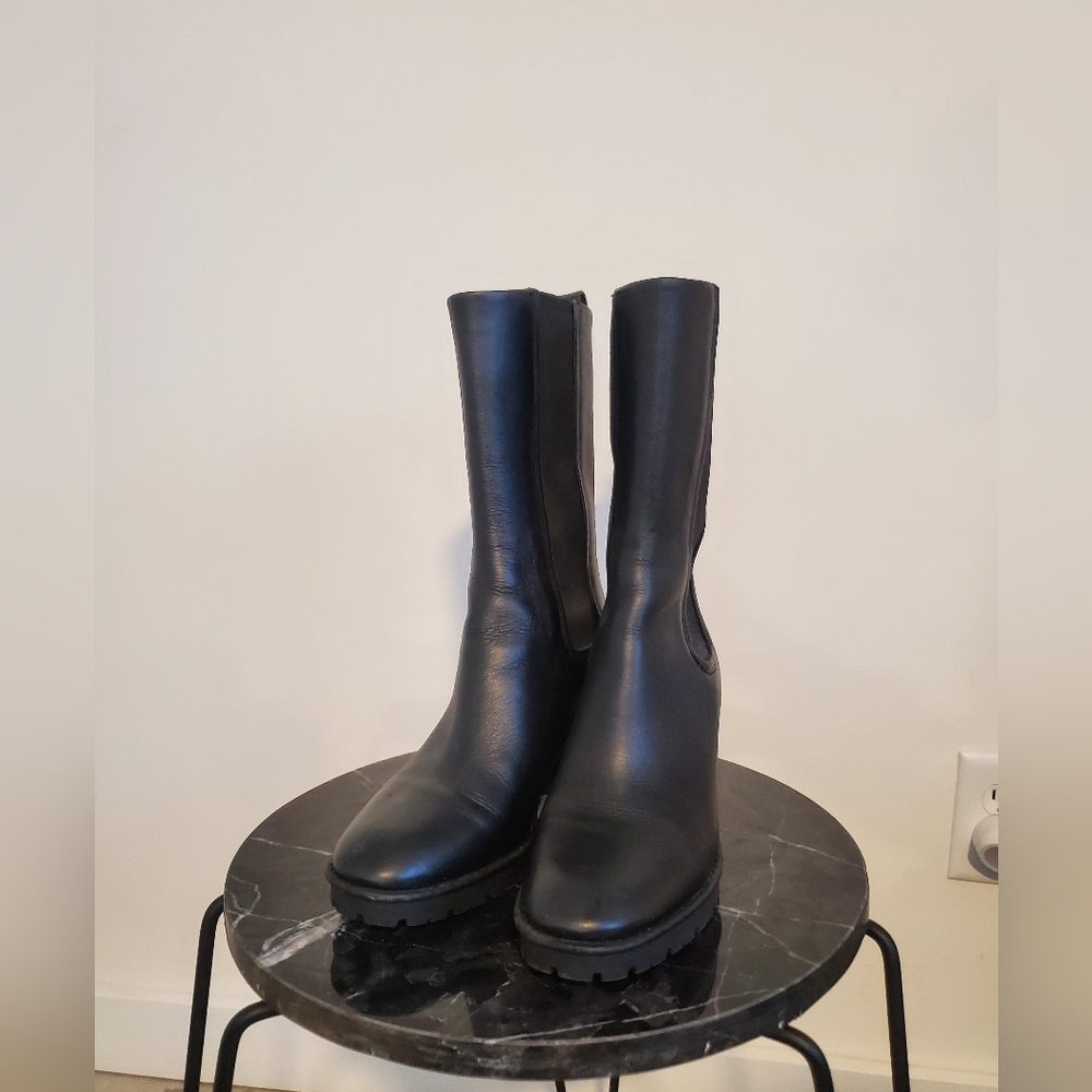 VINCE Leather Chelsea Boots